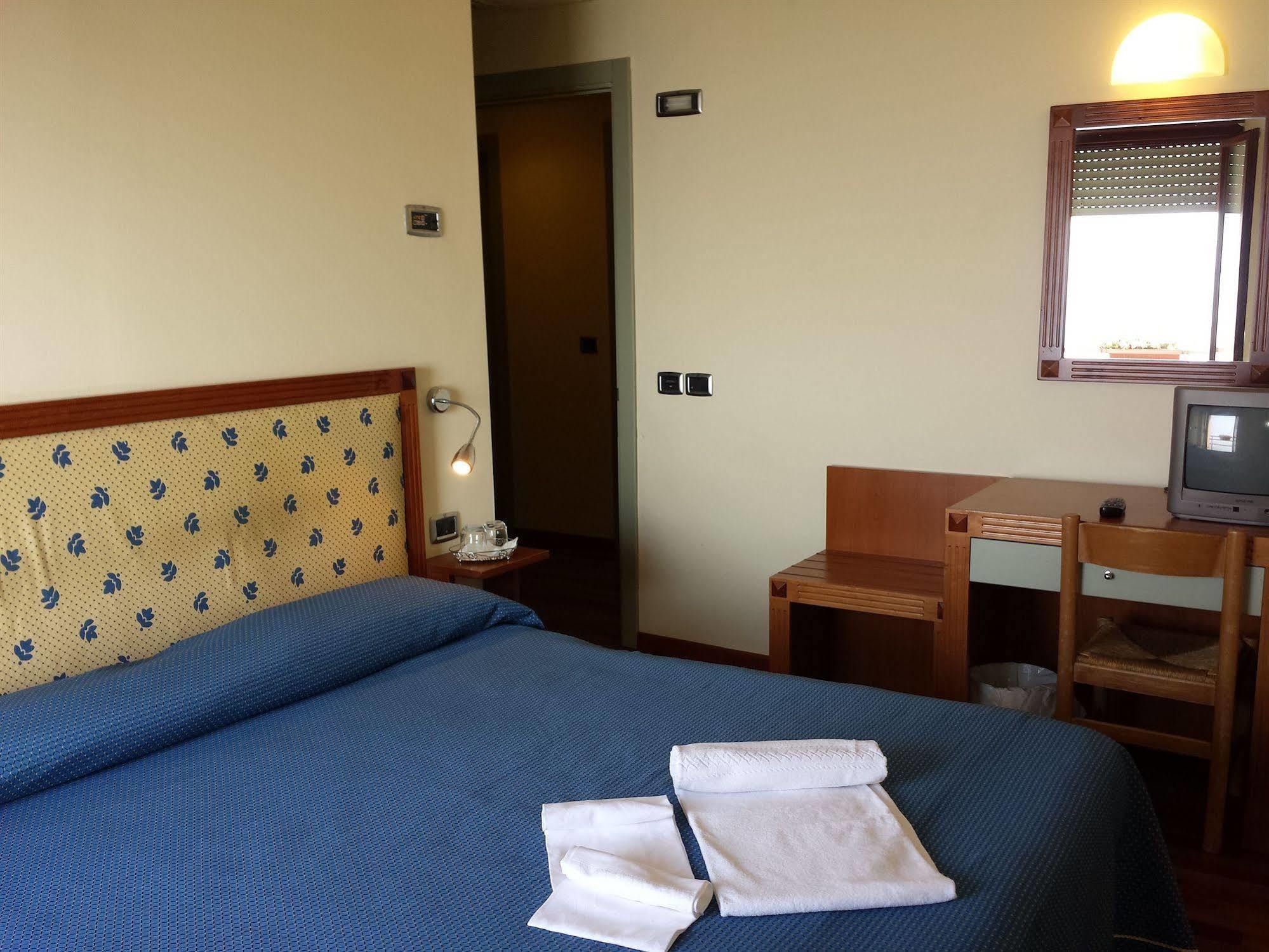 Hotel Il Castellaccio Piccione ภายนอก รูปภาพ