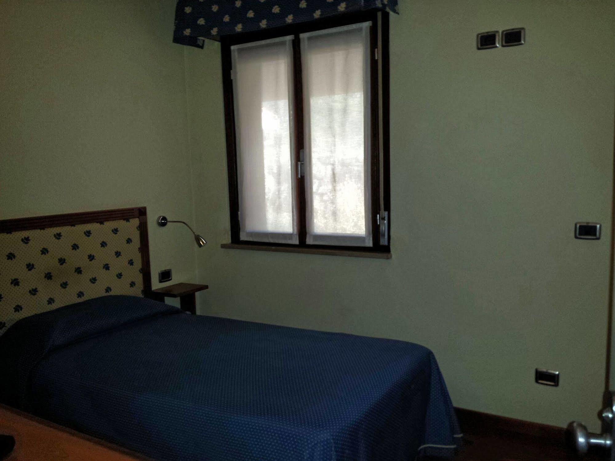 Hotel Il Castellaccio Piccione ภายนอก รูปภาพ