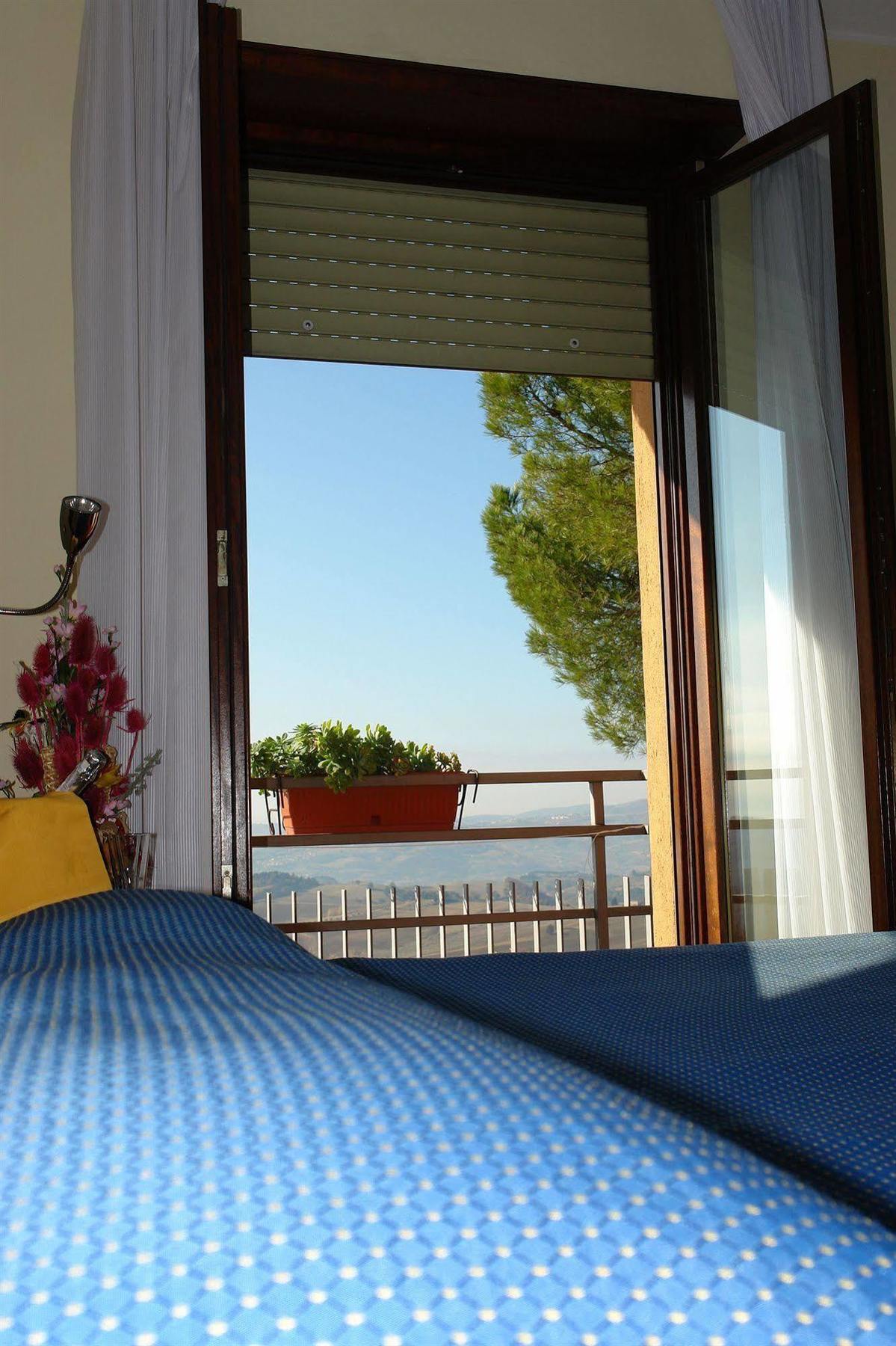Hotel Il Castellaccio Piccione ภายนอก รูปภาพ